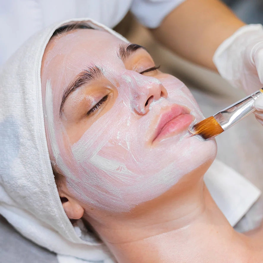 Deluxe Solutions: Finding the Best Chemical Peel for Hyperpigmentation